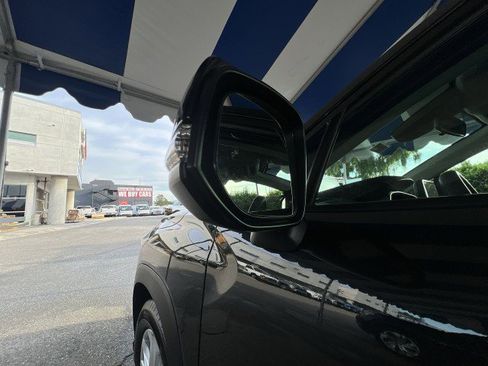 Used 2025 Toyota Corolla Cross LE image 19