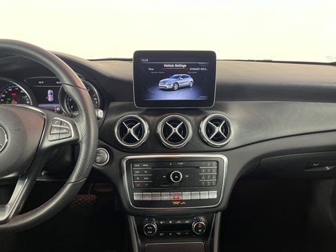 Used 2019 Mercedes-Benz GLA 250 4MATIC image 14