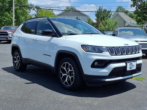 Used 2025 Jeep Compass Limited AWD/4WD image 5