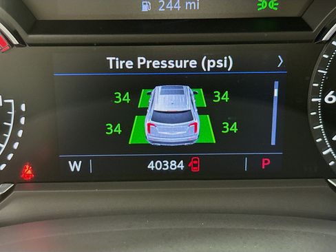 Used 2024 Cadillac XT6 Luxury image 13