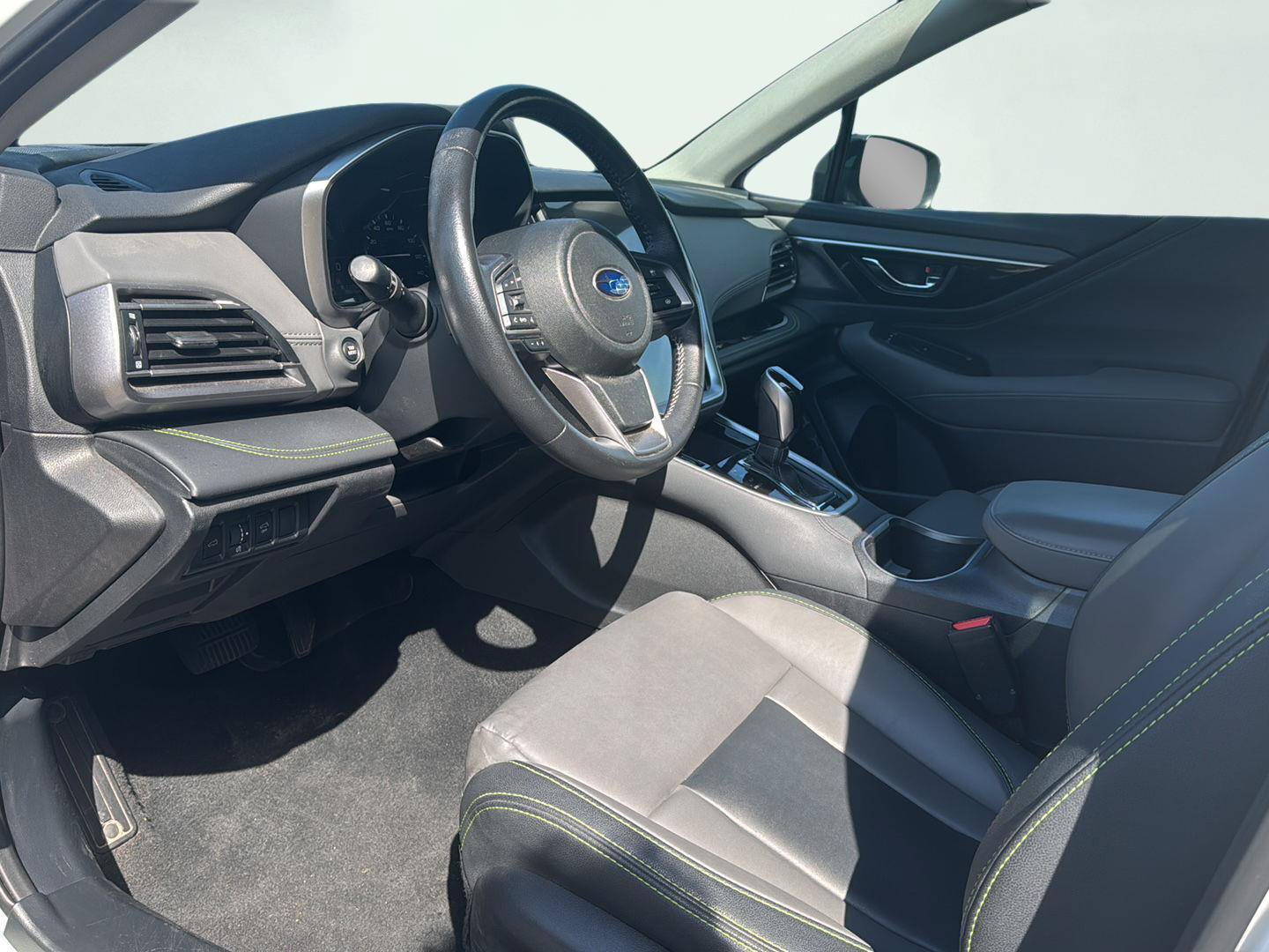 Used 2023 Subaru Outback Onyx Edition AWD/4WD image 2