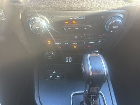 Used 2021 Ford Ranger Lariat image 11