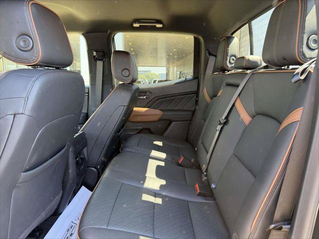 Used 2024 GMC Canyon AT4 w/ AT4 Premium Package AWD/4WD image 15