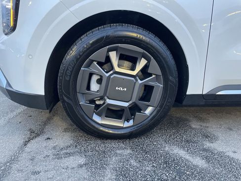 Used 2026 Kia Carnival SX image 9