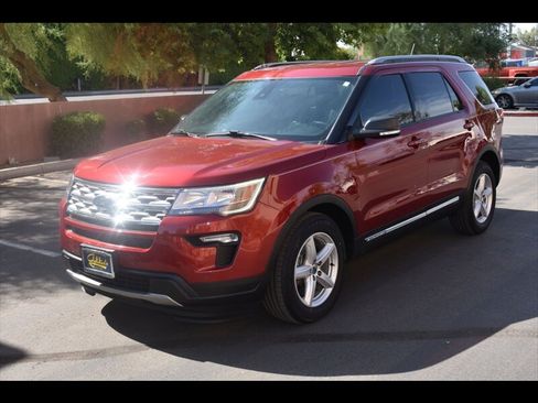 Used 2019 Ford Explorer XLT w/ Equipment Group 202A FWD image 3