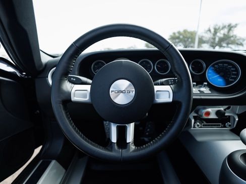 Used 2006 Ford GT image 61