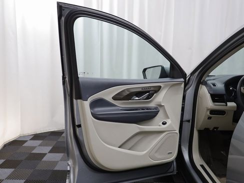 Used 2024 GMC Terrain Denali w/ Denali Premium Package image 4