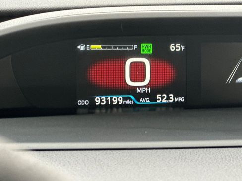 Used 2021 Toyota Prius LE image 25