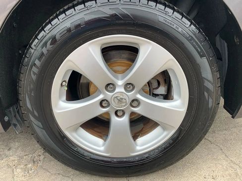 Used 2011 Toyota Sienna LE image 30