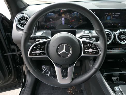 Used 2023 Mercedes-Benz GLB 250 image 19