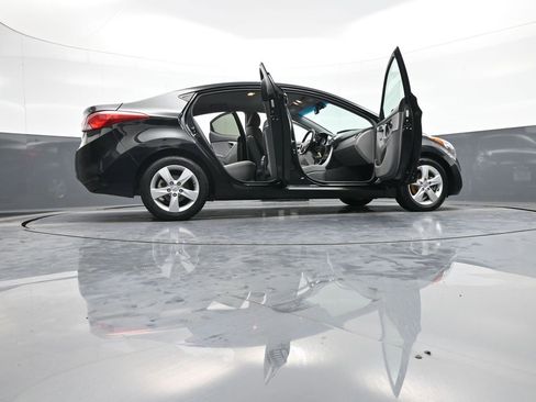 Used 2013 Hyundai Elantra GLS w/ Preferred Pkg image 46