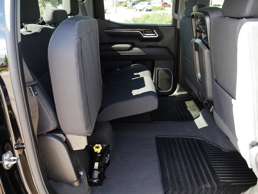 Used 2024 GMC Sierra 1500 SLE w/ X31 Off-Road Package AWD/4WD image 52