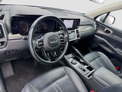 Used 2024 Kia Sorento EX w/ Panoramic Sunroof Package AWD/4WD image 7