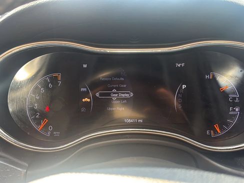 Used 2015 Jeep Grand Cherokee Altitude AWD/4WD image 22