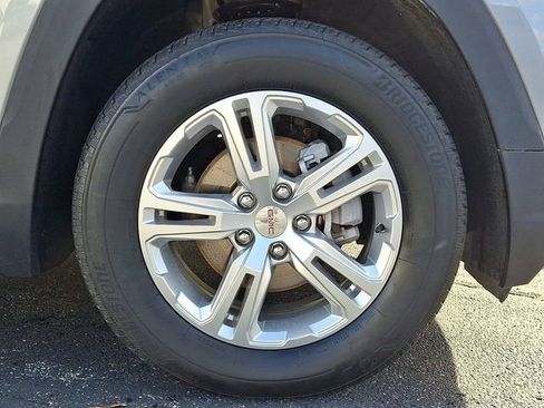 Used 2024 GMC Terrain SLE image 9