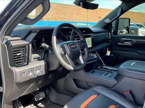 Used 2025 GMC Sierra 2500 AT4 w/ AT4 Premium Plus Package AWD/4WD image 18