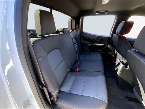 Used 2023 Chevrolet Colorado Trail Boss w/ Technology Package image 17