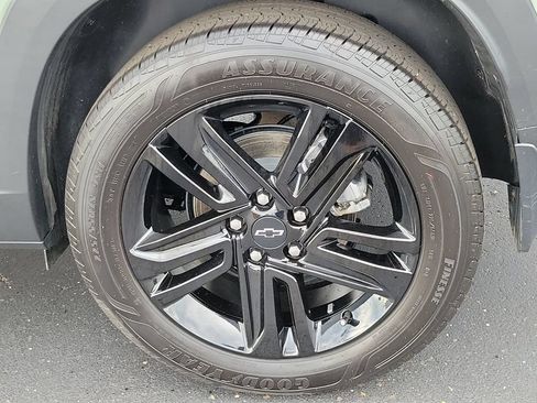 Used 2025 Chevrolet Trax ACTIV FWD image 5