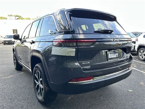 New 2025 Jeep Grand Cherokee Limited image 6
