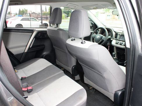 Used 2015 Toyota RAV4 LE FWD image 14
