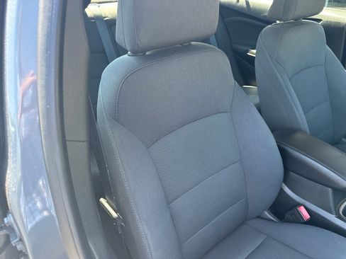 Used 2018 Chevrolet Cruze LT w/ Convenience Package image 9