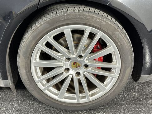 Used 2018 Porsche Panamera 4 image 14