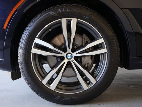 Used 2024 BMW X7 xDrive40i w/ M Sport Package image 34