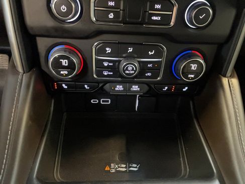 Used 2022 Chevrolet Suburban Z71 w/ Max Trailering Package image 9