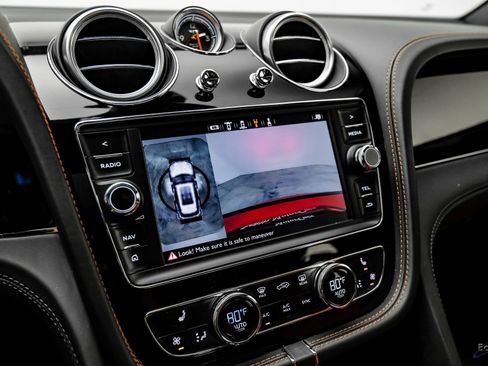 Used 2019 Bentley Bentayga image 67