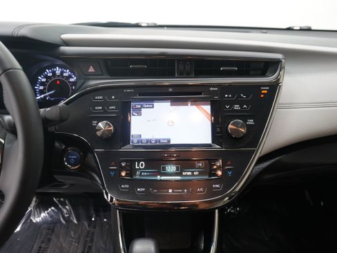 Used 2016 Toyota Avalon Limited w/ Toyota Safety Sense Package FWD image 22
