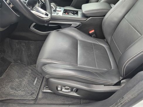 Used 2024 Jaguar F-PACE R-Dynamic S image 23