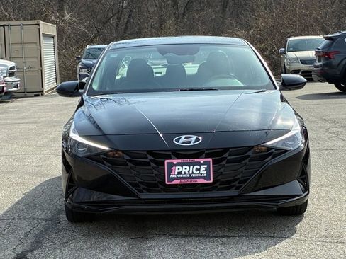 Certified 2023 Hyundai Elantra SE w/ Preferred Accessory Package image 2