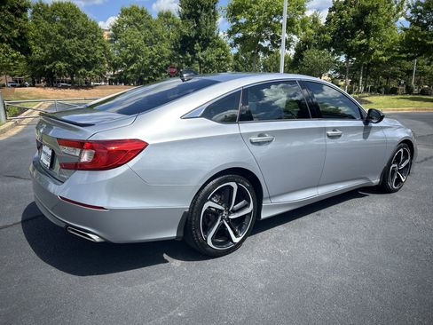Used 2021 Honda Accord Sport image 9