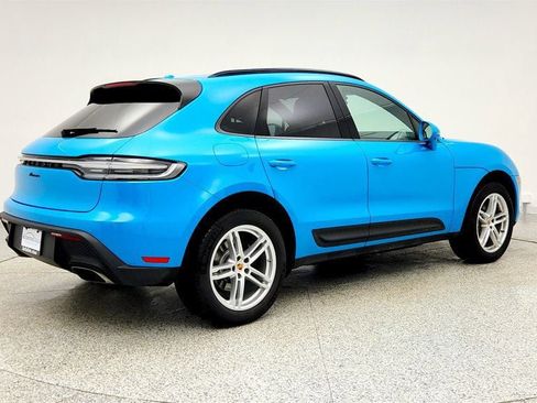 Used 2022 Porsche Macan w/ Premium Package Plus image 5