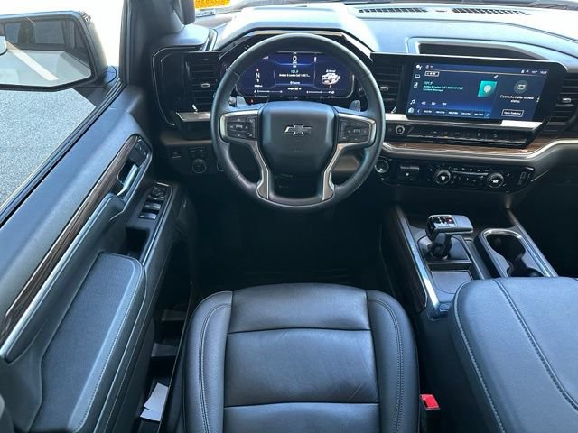 Used 2024 Chevrolet Silverado 1500 LT Trail Boss w/ Convenience Package II AWD/4WD image 12
