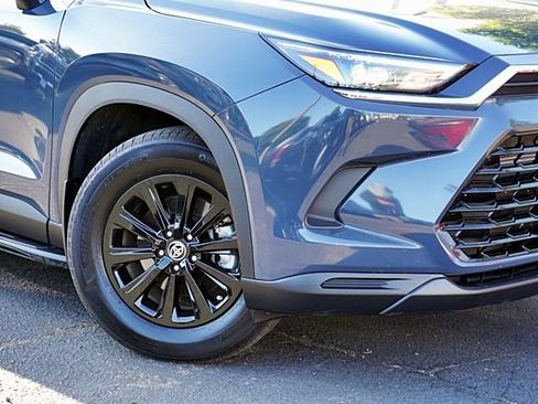 Used 2025 Toyota Grand Highlander AWD Hybrid image 4