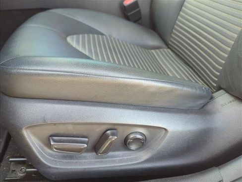 Used 2021 Toyota Camry SE FWD image 11