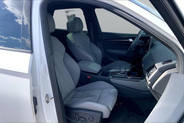Used 2024 Audi SQ5 Prestige w/ Prestige Package AWD/4WD image 7