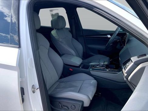 Used 2024 Audi SQ5 Prestige w/ Prestige Package AWD/4WD image 7