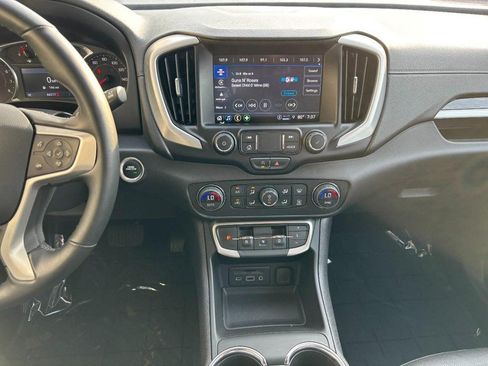 Used 2024 GMC Terrain SLT AWD/4WD image 17