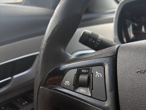 Used 2010 Chevrolet Equinox LS FWD image 19