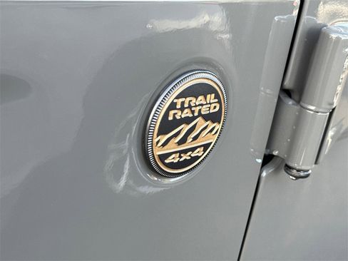 Used 2022 Jeep Wrangler Unlimited Rubicon w/ Trailer Tow Package image 18