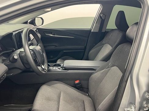 Used 2025 Toyota Camry LE FWD image 10