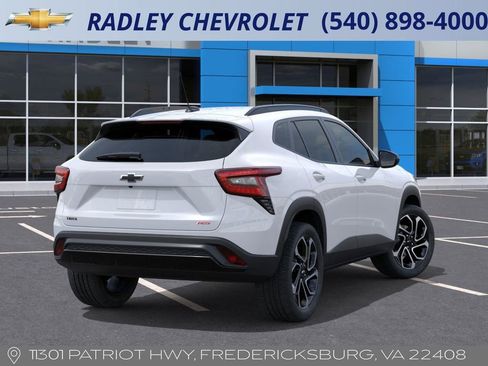 New 2026 Chevrolet Trax RS w/ Sunroof Package image 4