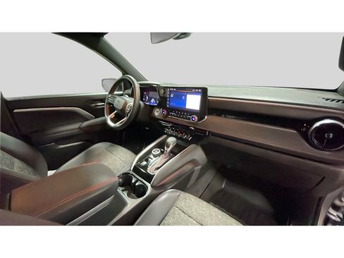 Used 2024 Chevrolet Colorado Z71 w/ Z71 Convenience Package 2 image 16