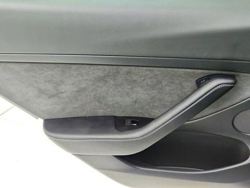 Used 2023 Tesla Model 3 Performance image 31