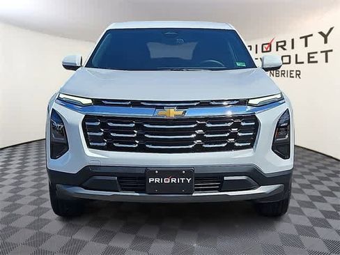 New 2026 Chevrolet Equinox LT image 2
