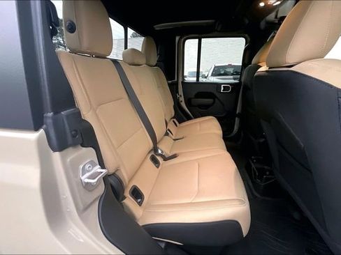 Used 2020 Jeep Gladiator Sport w/ Quick Order Package 24S AWD/4WD image 27