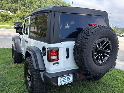 Used 2026 Jeep Wrangler Sport AWD/4WD image 7