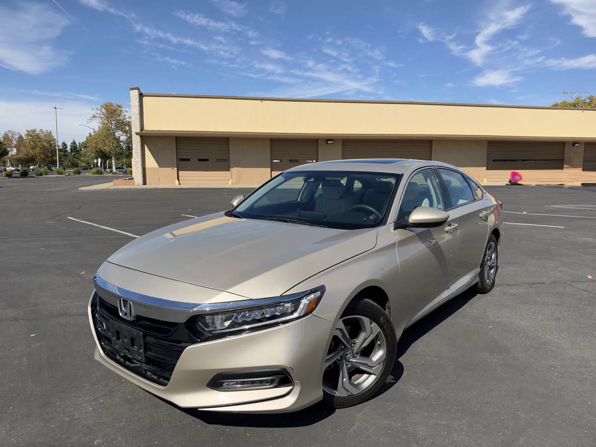 Used 2018 Honda Accord EX image 3